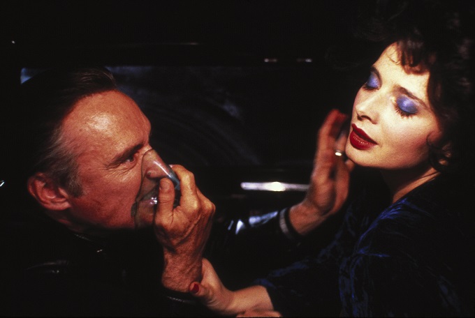 blue-velvet-still-1-.jpeg